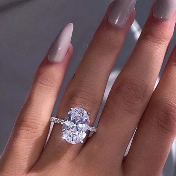 Jewelry - NEW! Stunning 18K & 5 Carat Oval Engagement Ring!